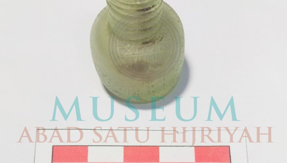 “Botol Kaca Timur Tengah”