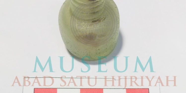 “Botol Kaca Timur Tengah”