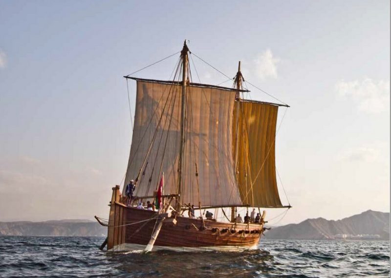 Kapal ‘Dhow’ Arab: Penghubung Koneksi Global