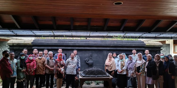 Sultanate Institute Mengikuti Studi Konservasi Pelatihan dan Pengenalan Instrumen Laboratorium BKB