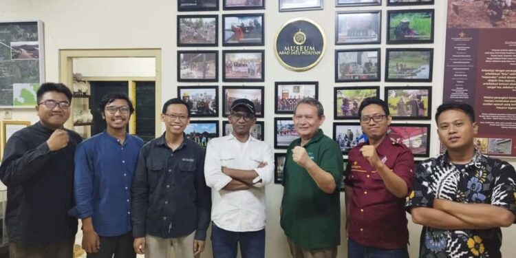 Guru Besar Ilmu Sejarah UIN Syarif Hidayatullah Kunjungi Sultanate Institute dan Museum Abad Satu Hijriyah