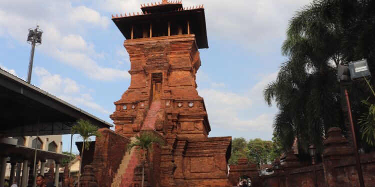 Pengaruh Dakwah dan Islamisasi Wali Songo: Dari Sumber Sejarah hingga Data Arkeologi