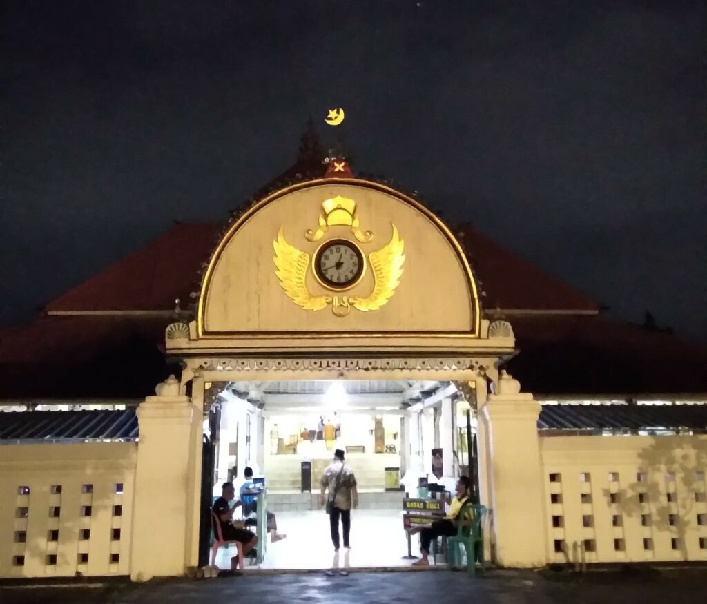 Batik Wahyu Tumurun: Ekspresi KeIslaman Kraton Mataram