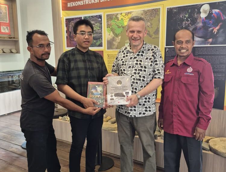 Kunjungan Timothy Insoll ke Museum Fansuri: Situs Bongal Mengangkat Nama Indonesia dalam Diskursus Arkeologi Dunia